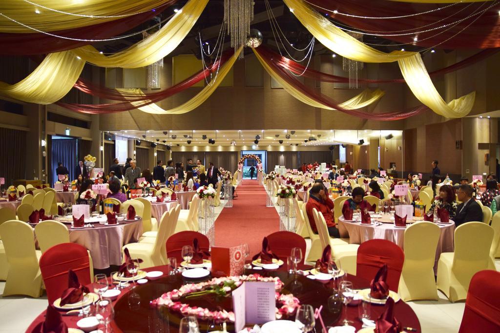 Look Royal Resort Цзяи Экстерьер фото A wedding reception at a hotel