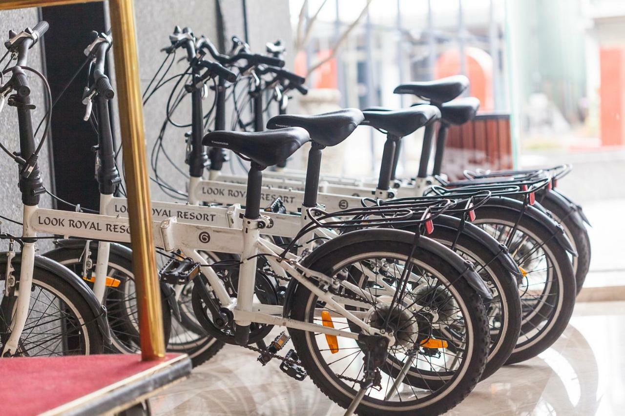 Look Royal Resort Цзяи Экстерьер фото Bicycle rental at London Heathrow Airport